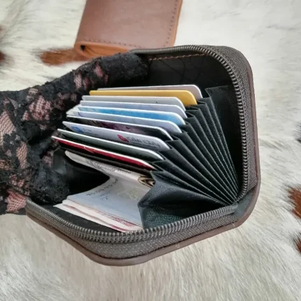 جاکارتی آکاردئونی چرم گاوی