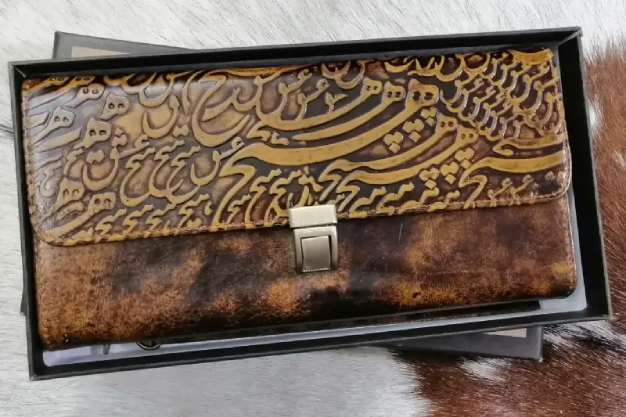 کیف دستی چرم گاوی برند سوپربگ: انتخابی شیک و کاربردی