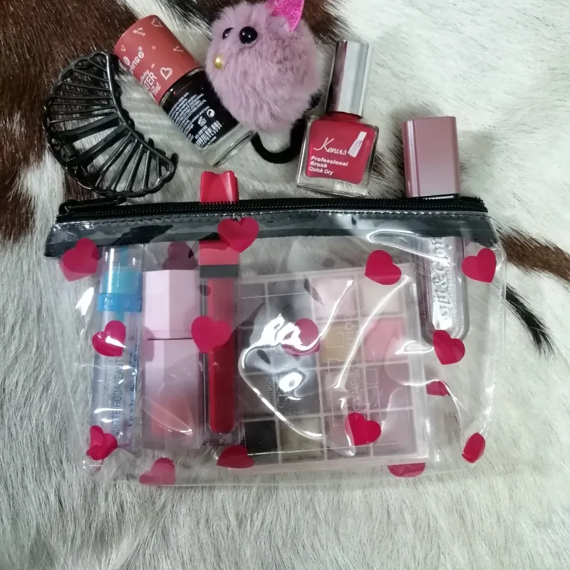 کیف آرایشی شفاف قلبی در چرمال